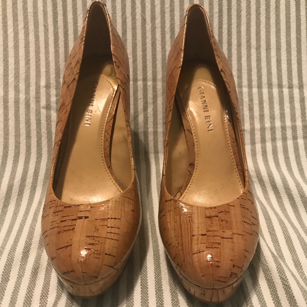 NWOT Gianni Bini cork heels